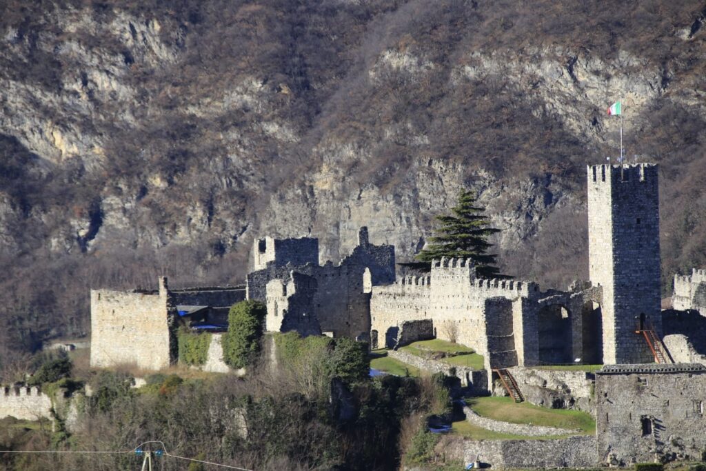 Brescia cosa vedere Castello di Breno Valle Camonica (5)